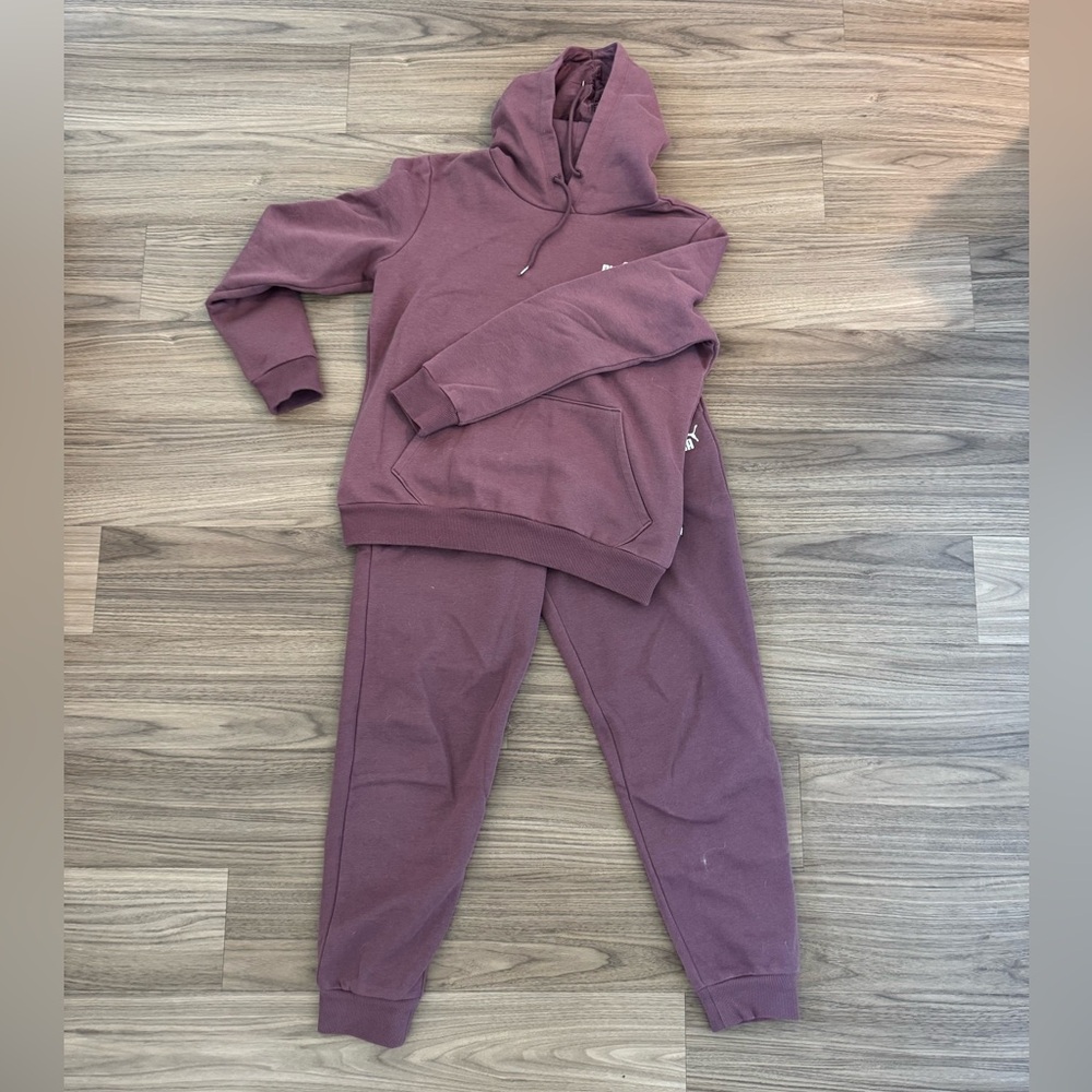 Womens Puma Purple SET
BRAND NEW condition